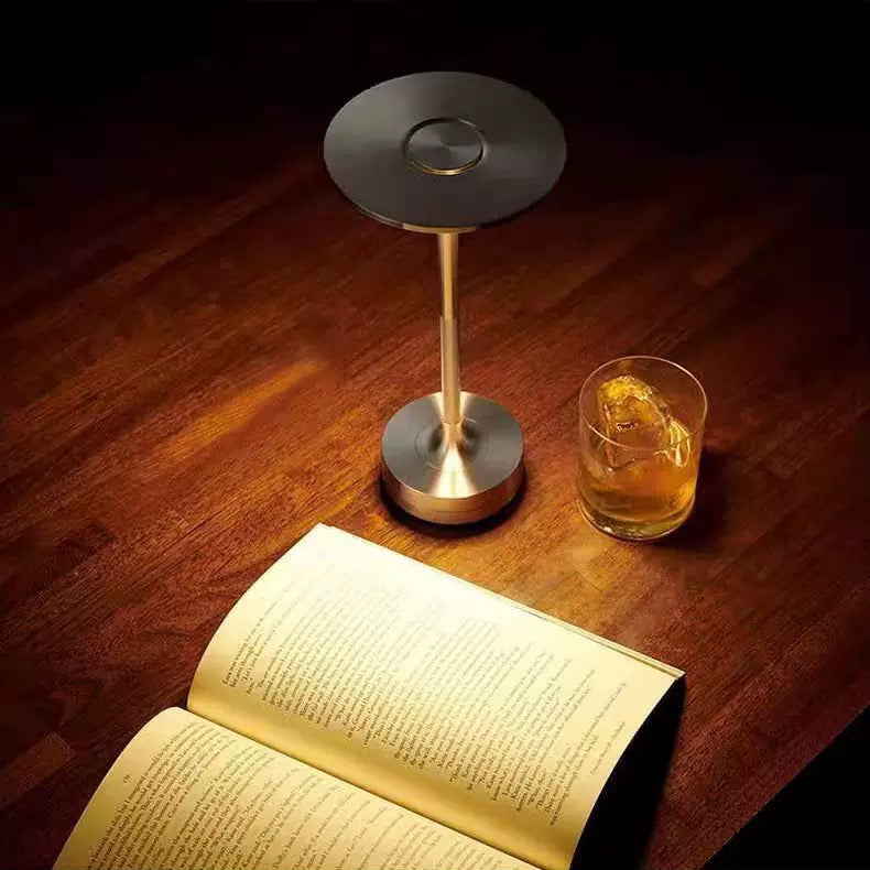 ClarityGlow Luxus Edition | Kabellose LED-Tischlampe