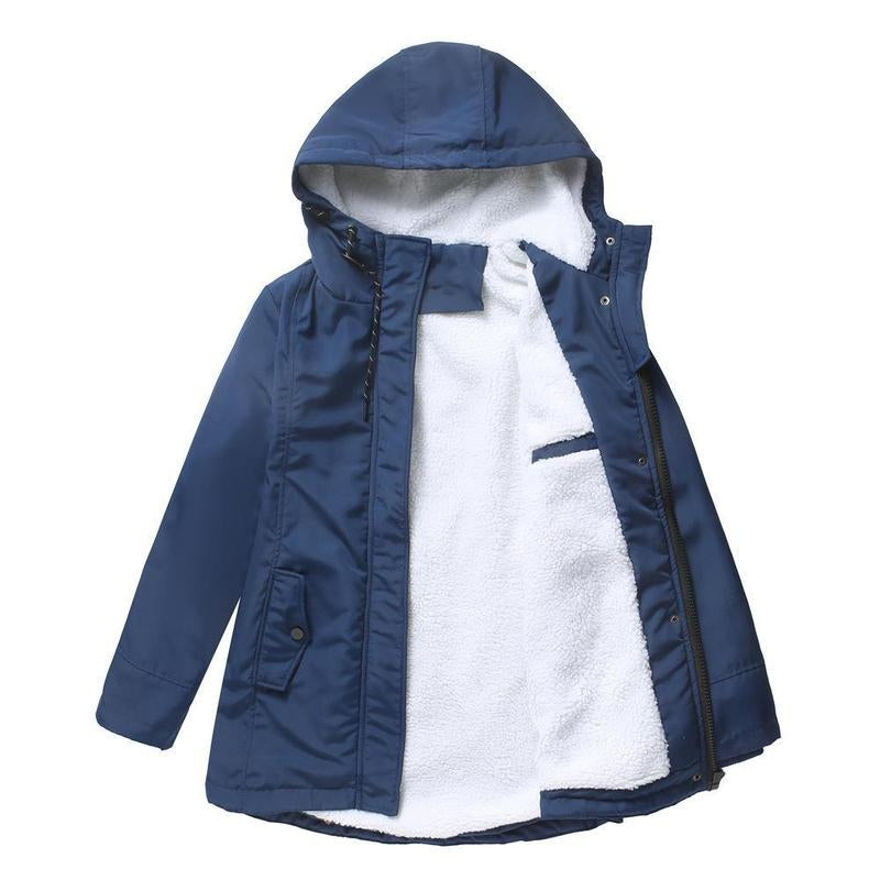 Blauer Parka offen gelegt, weißes Fleecefutter und Reißverschluss mit Druckknopfleiste zu sehen 7