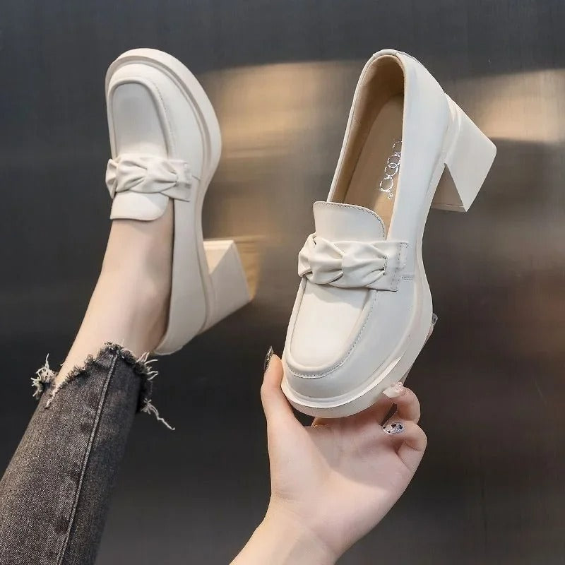 Elegante Damenschuhe mit Quadratischem Absatz – Seraphina