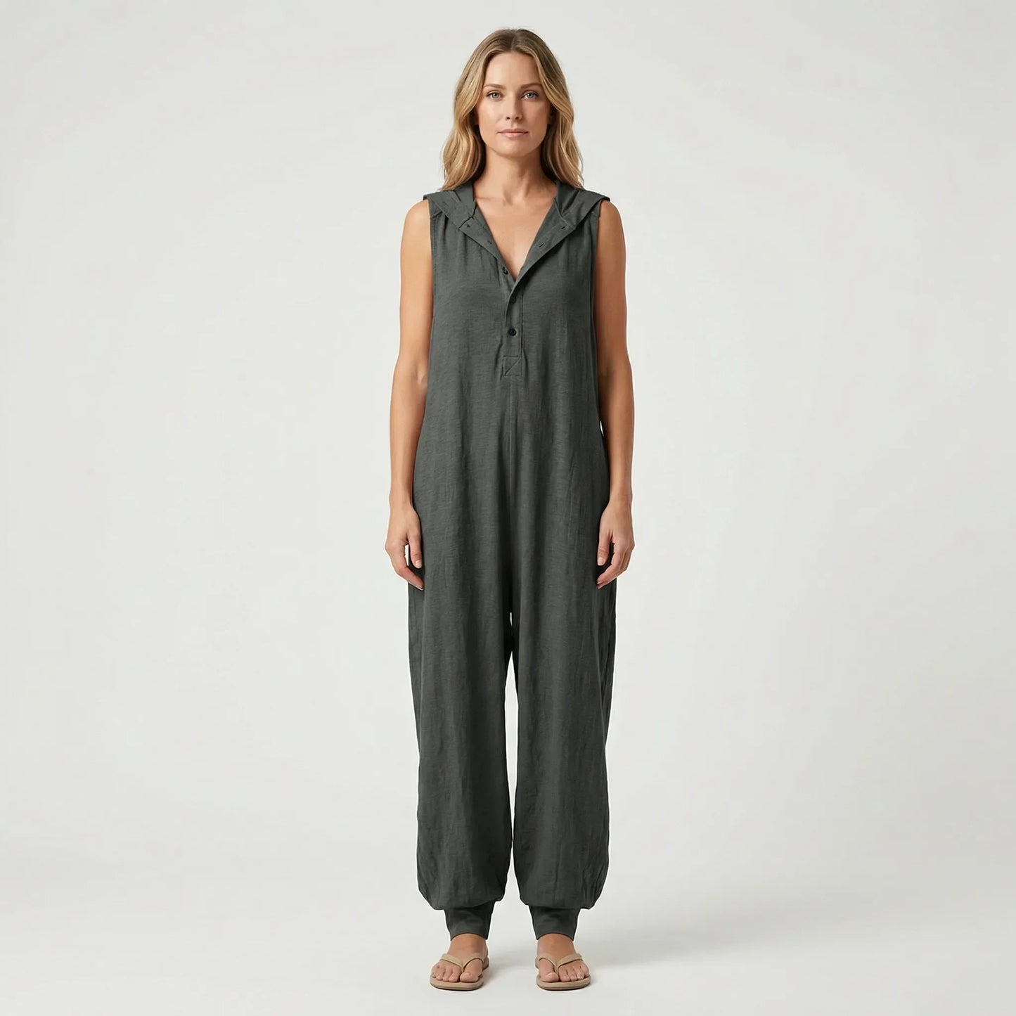 Ärmelloser Jumpsuit Mit Kapuze Und Knopfleiste - Priscilla