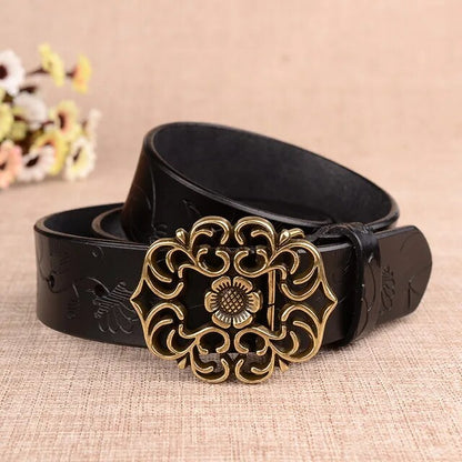 Schwarzer Ledergürtel mit goldener Schnalle, Blumenmuster, modisches Accessoire für Damen.