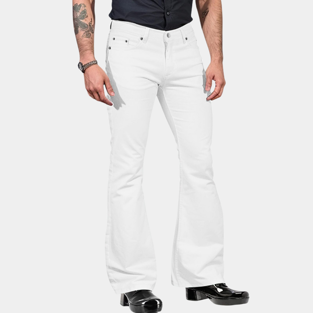Weiße Schlaghose für Herren, Denim, modisch, 70er-Jahre-Stil, Freizeitkleidung.