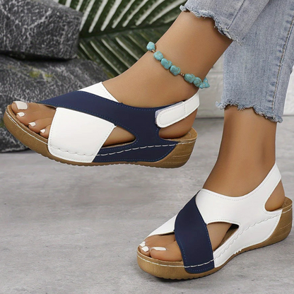 Damen Sandalen blau-weiß, Keilabsatz, bequem, Sommermode, Freizeit, Lederoptik