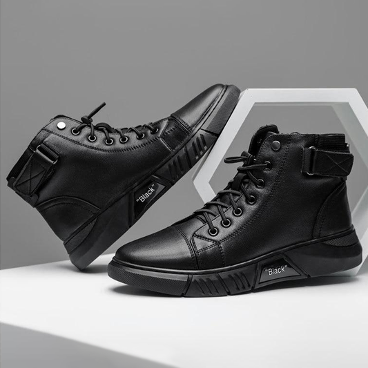 Schwarze Herren-Lederstiefel, modisch, hochwertig, mit Schnürung und modernem Design.