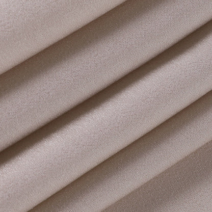 Beigefarbener Baumwollstoff, Nahaufnahme, Textur, Falten, hochwertiges Material, Stoffdesign.