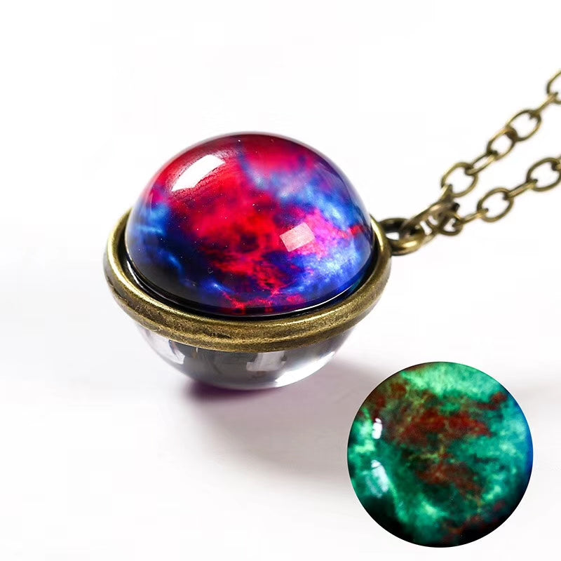 Leuchtende Kristallkugel-Halskette, kosmisches Design, Messingkette, Damen-Schmuck.