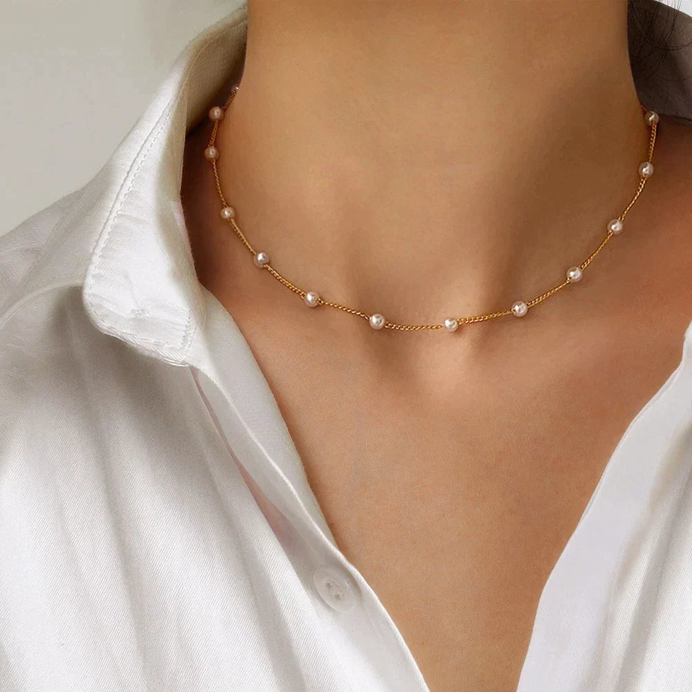 Damen Perlenkette, goldene Halskette, modische Choker, Hochzeitsschmuck, elegantes Design.