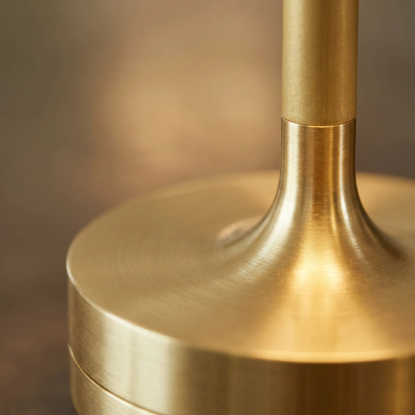 Cordless Metallic Table Lamp -  Glowform