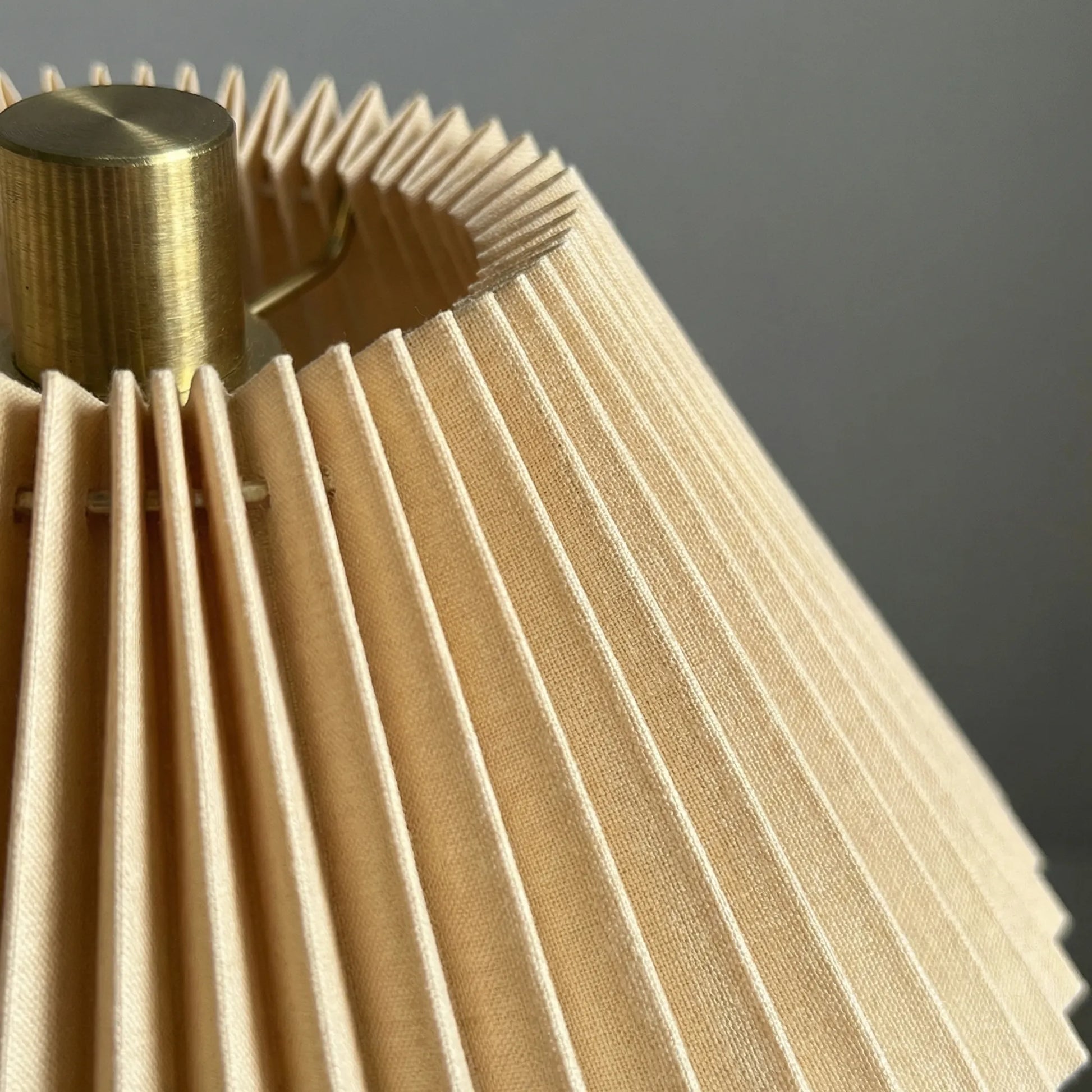Cordless Pleated Shade Lamp -  Nordhalo