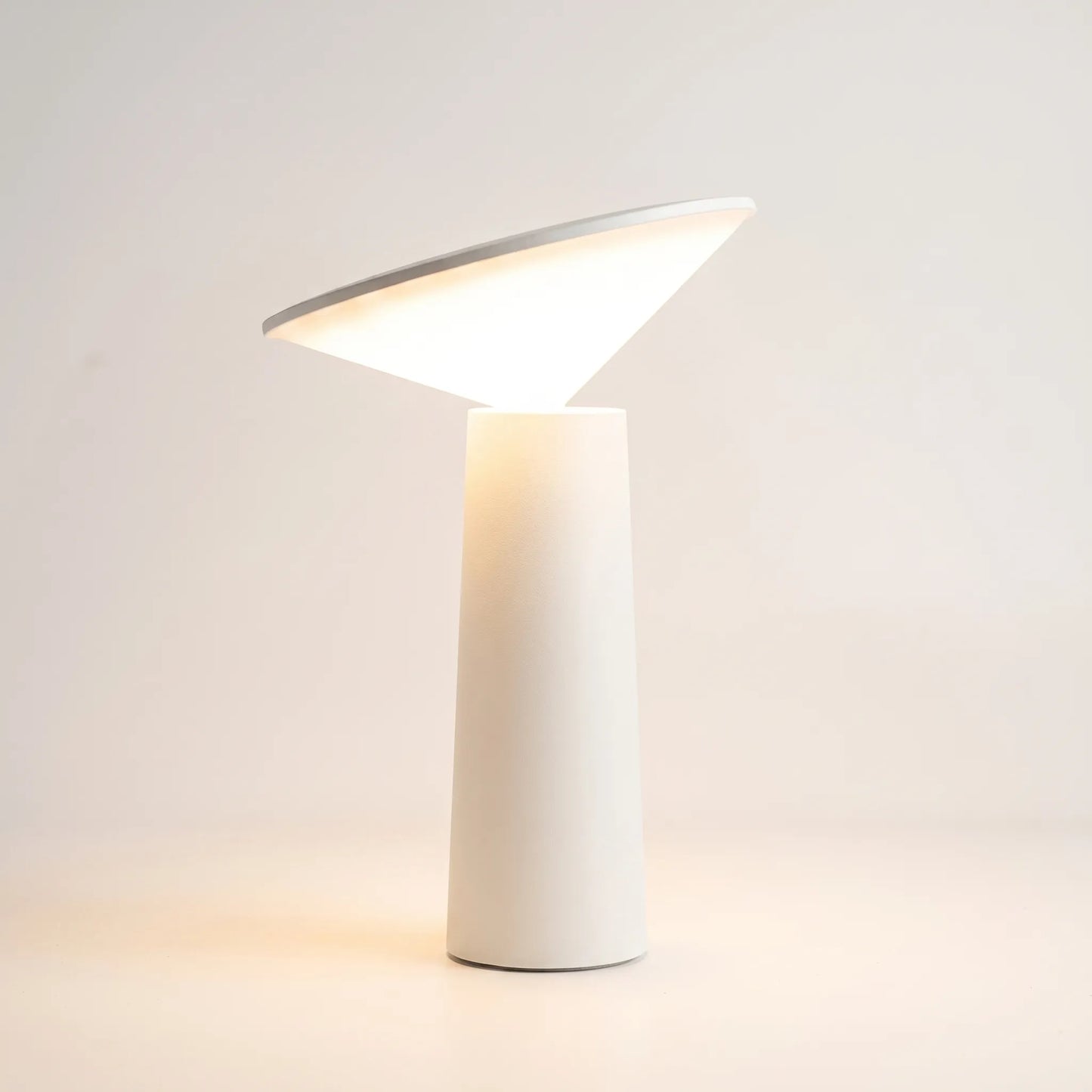 Cordless Table Lamp -  Vesperion