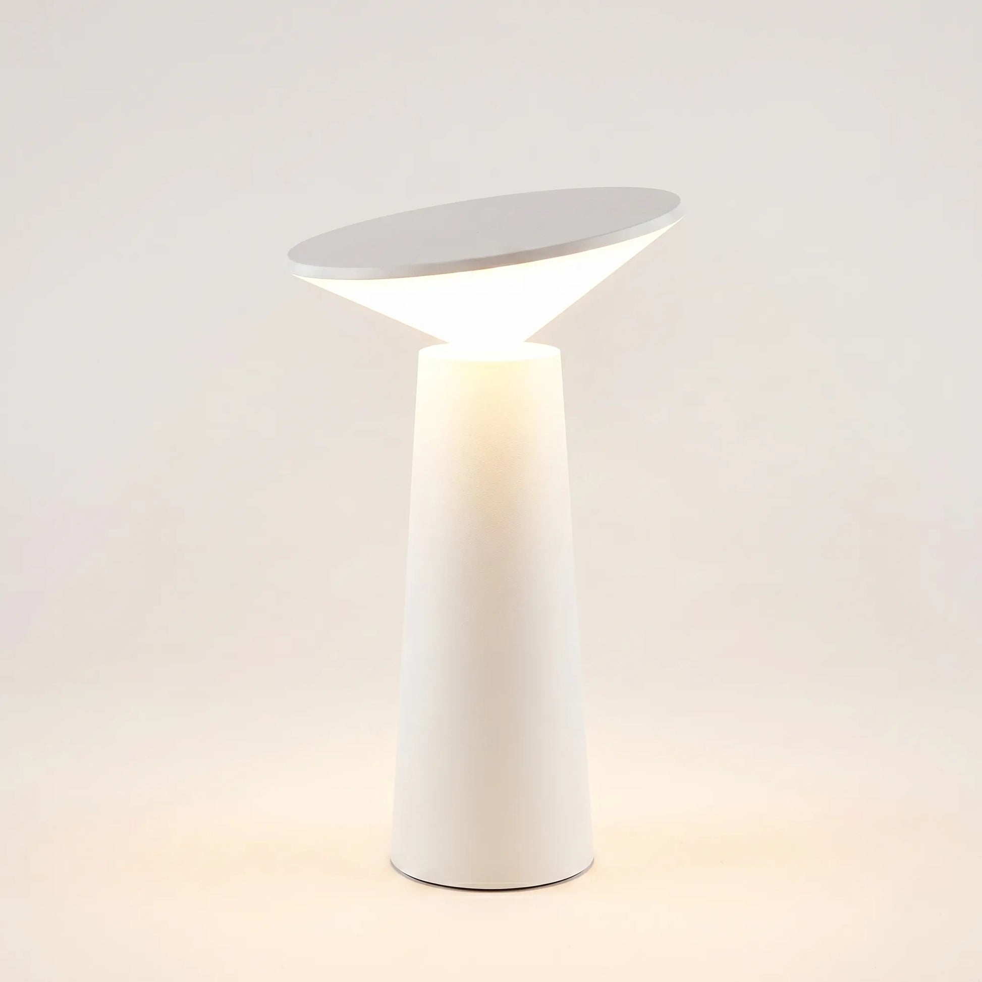 Cordless Table Lamp -  Vesperion