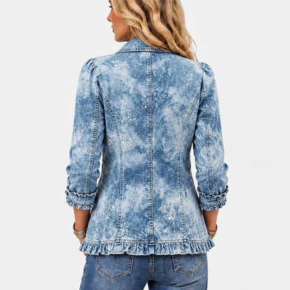 Rückansicht der Jacke mit Teilungsnähten, feinem weißem Zweigmuster und umlaufender Rüsche am unteren Saum 4