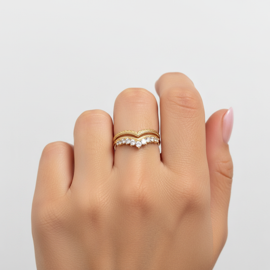 Eleganter Kronenring - CrownGlow 