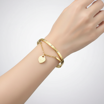 Elegantes Armreifdesign - HeartEmbrace 