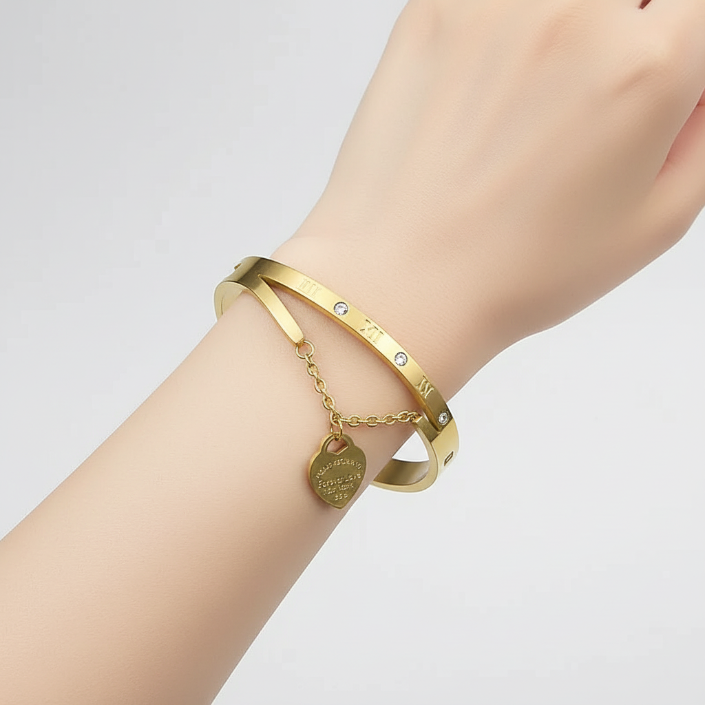 Elegantes Armreifdesign - HeartEmbrace 