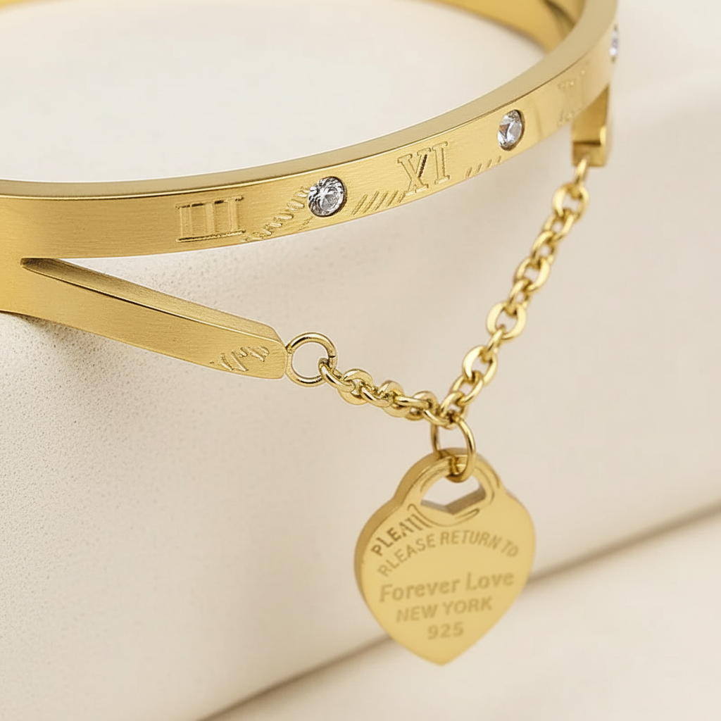 Elegantes Armreifdesign - HeartEmbrace 