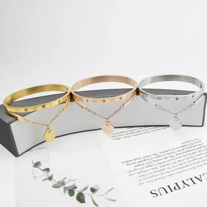 Elegantes Armreifdesign - HeartEmbrace 