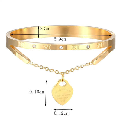 Elegantes Armreifdesign - HeartEmbrace 