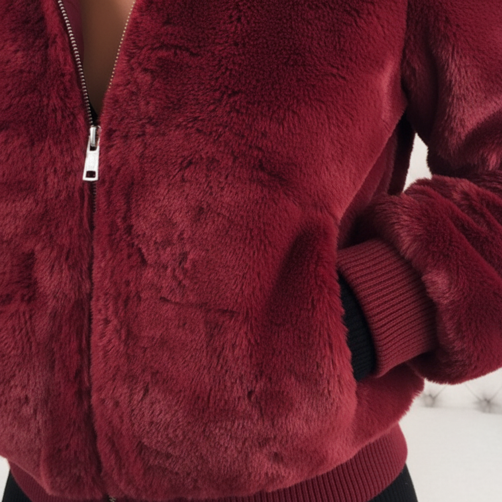 Flauschige Weste Mit Kapuze -  Christina