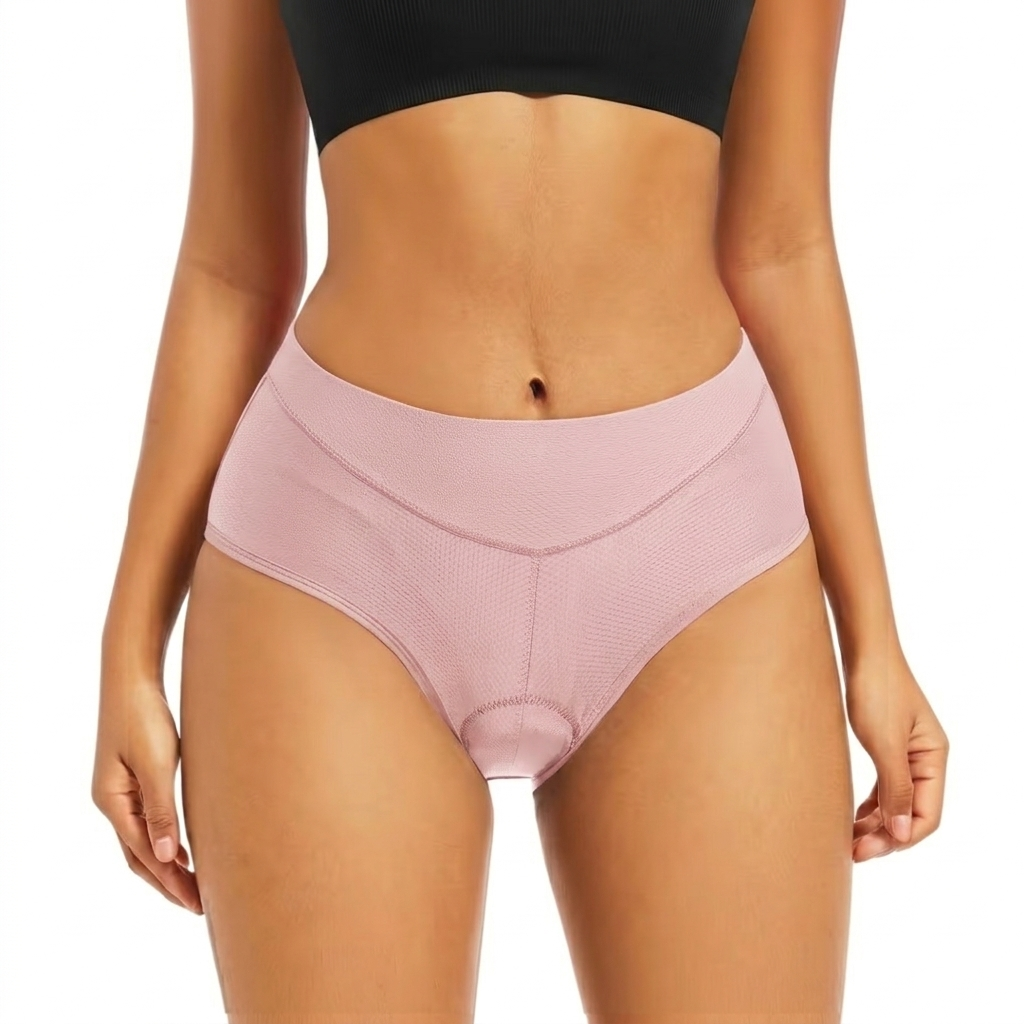 Frontansicht der altrosa Radunterhose am Model, mit feiner Waffelstruktur im Stoff 11