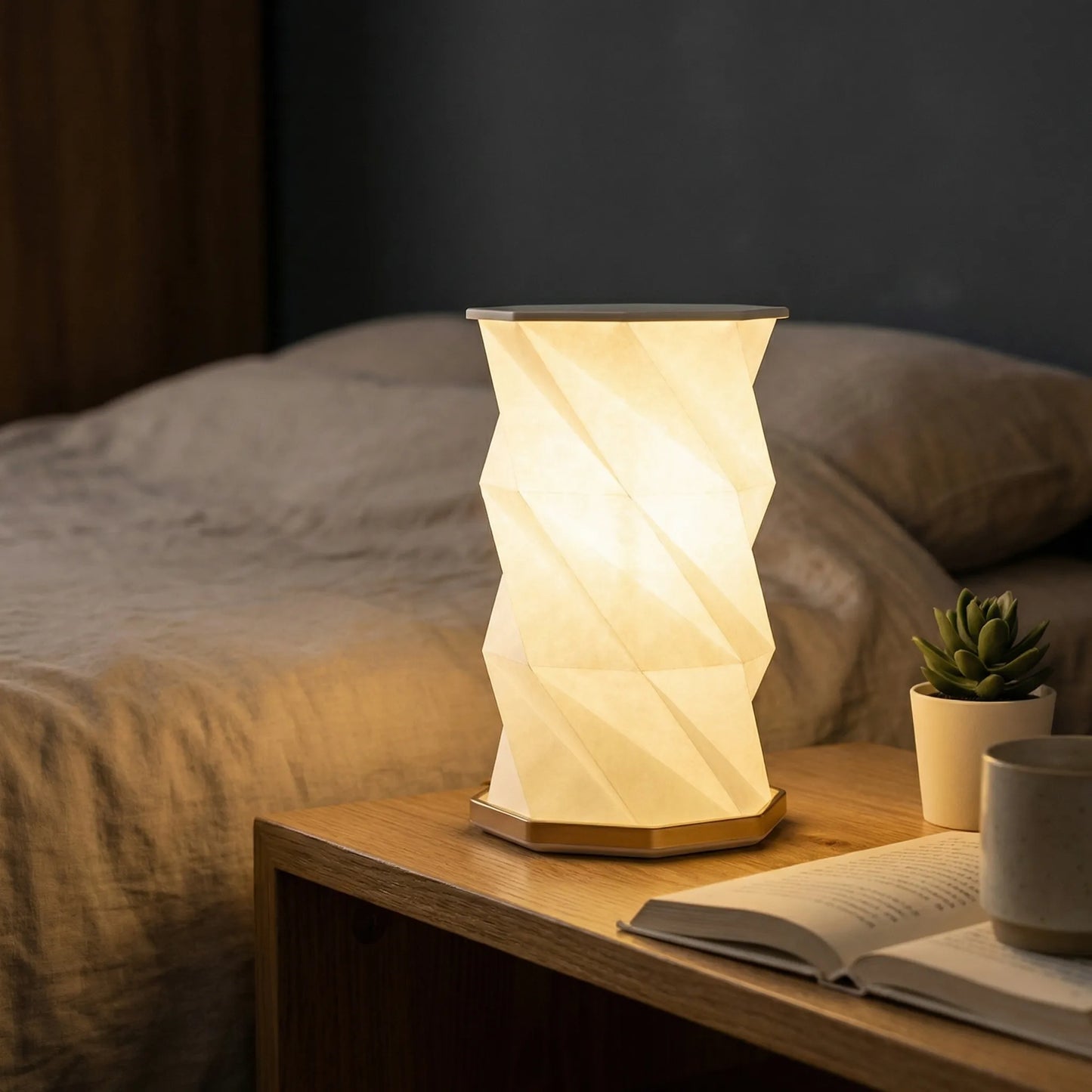 Geometric Decorative Table Lamp -  Prismaray