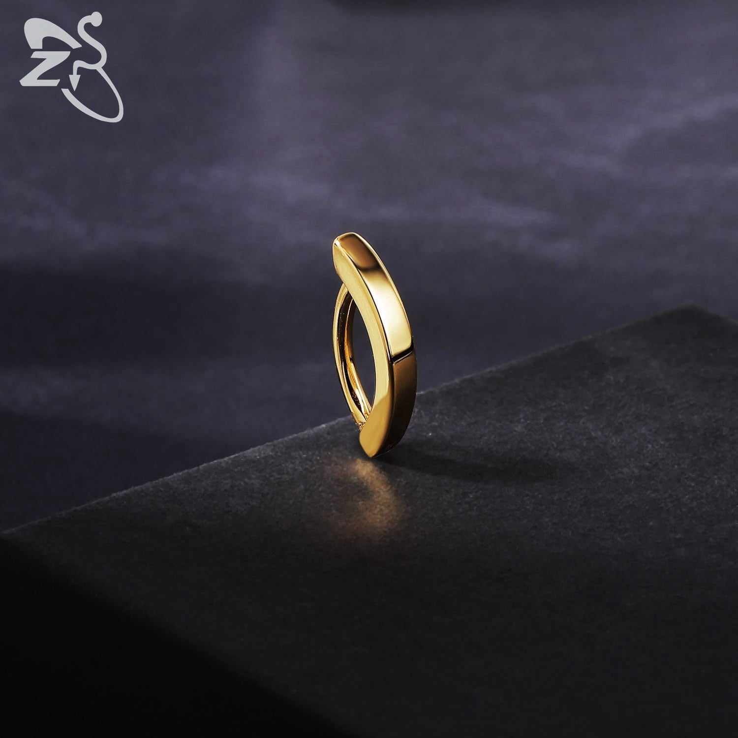 Geometrisches Bauchnabelpiercing - ShinePiercing 