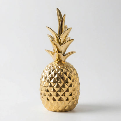 Gouden Ananasfiguur In Noordse Stijl - Pinnaglow