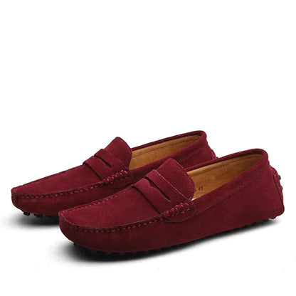 Rote Wildleder-Mokassins für Herren, rutschfeste Sohle, elegantes Design, Freizeitmode.