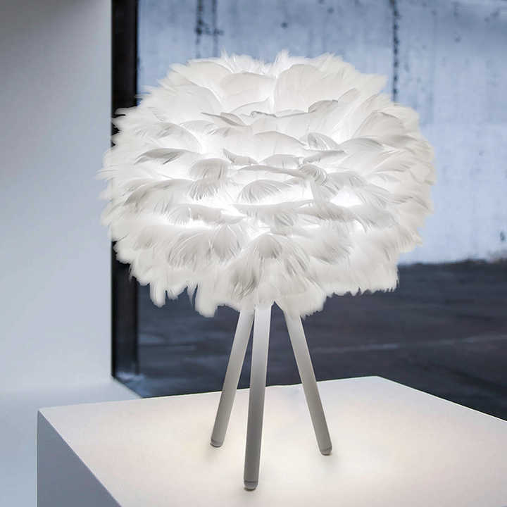 Dimmbare Tischlampe mit luxuriösen Federn – Pluma