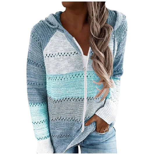 Damen Strickjacke mit Kapuze, blau-grau gestreift, Reißverschluss, lässig, modisch, bequem.