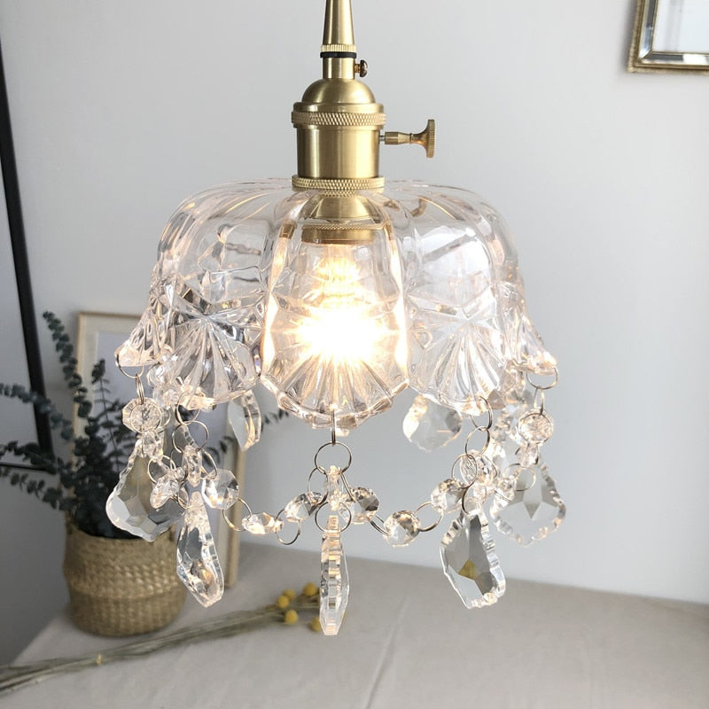 Kronleuchter aus Kristallglas, Vintage-Stil, goldene Fassung, hängend, Wohnzimmerbeleuchtung.