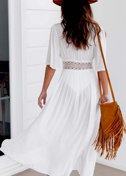 Langes Strandkleid mit Spitzen-Details und Schleifenverschluss – Elara