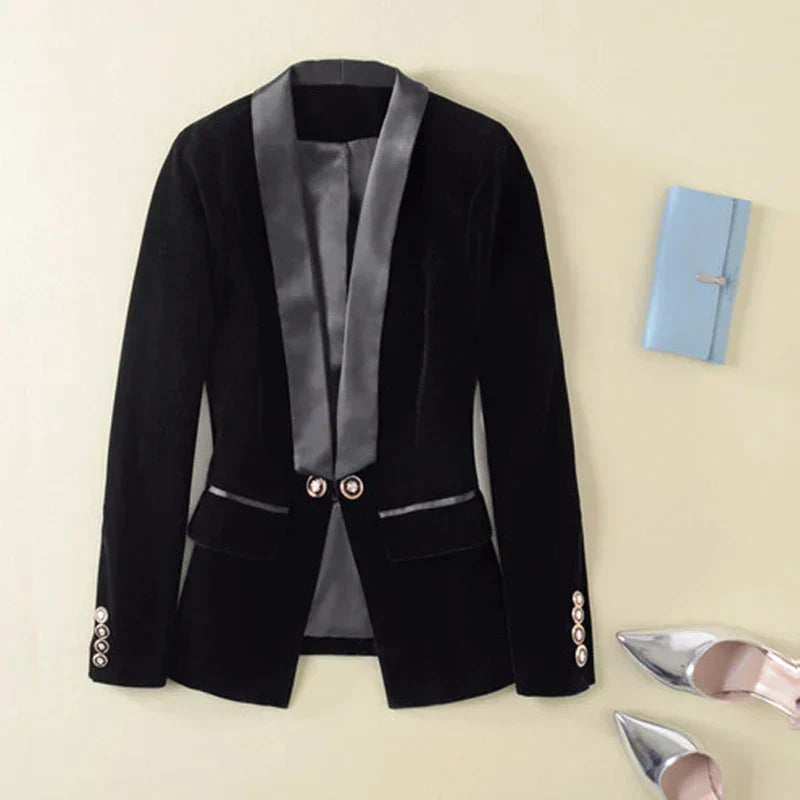 Schwarzer Damen-Samtblazer mit langen Ärmeln, Designer-Mode 2024, eleganter Look.