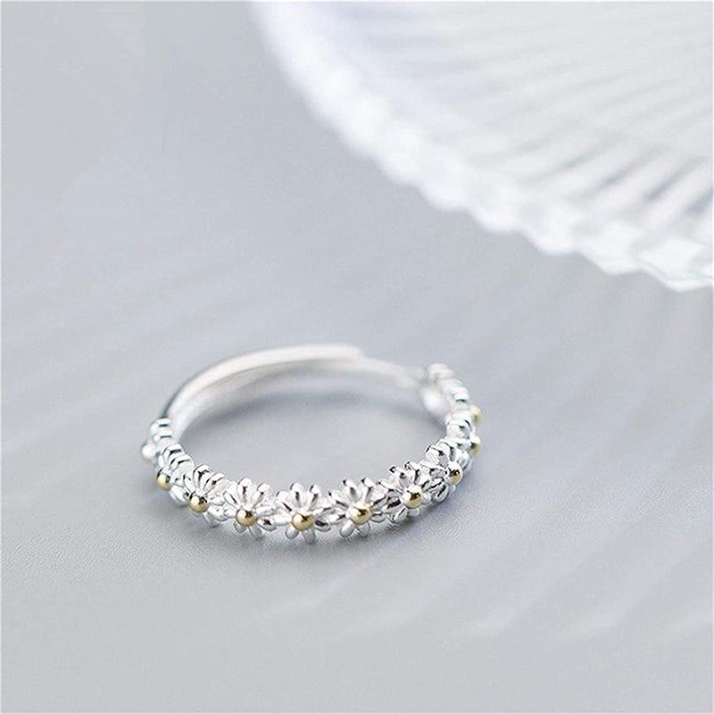 Silberner Blumenring, zierlich, Damen, Schmuck, modisch, Geschenk, Accessoire, elegant, filigran.