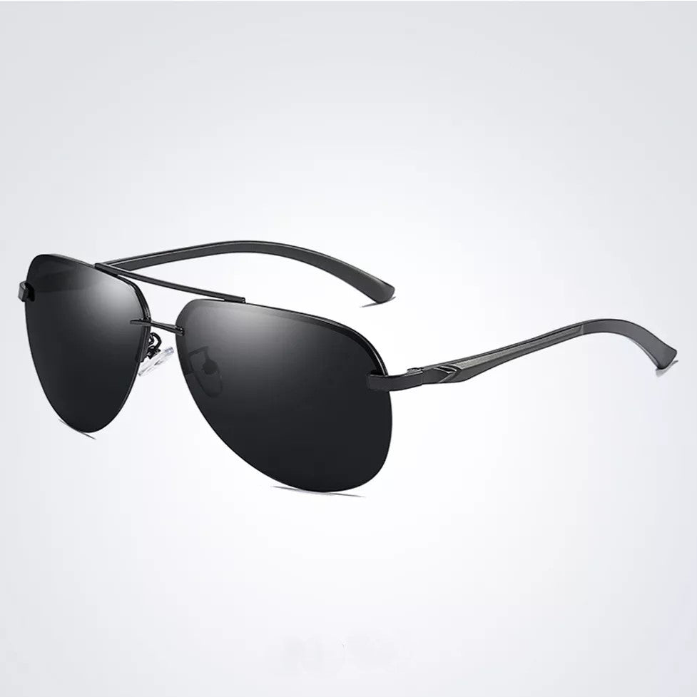 Schwarze Piloten-Sonnenbrille, Metallrahmen, UV-Schutz, modisches Accessoire.