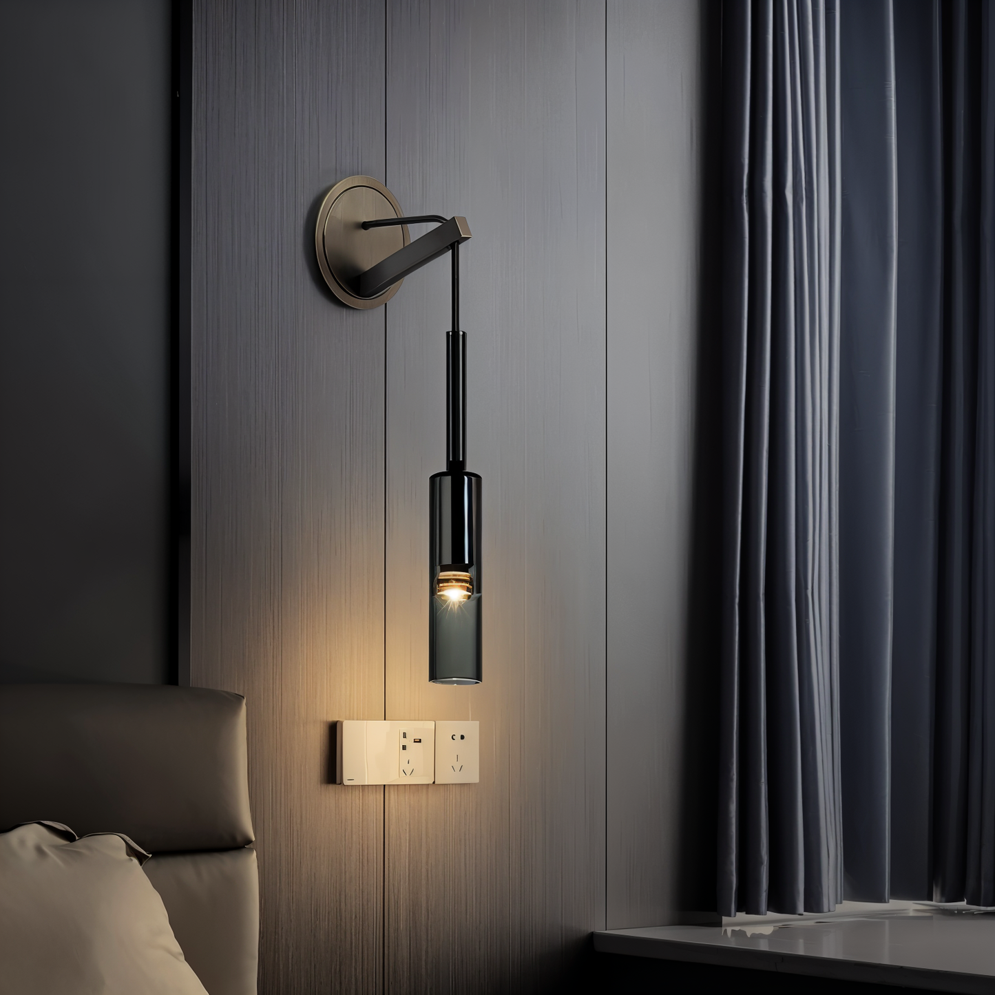 Minimale Wandleuchte mit Rauchglas – Orvane