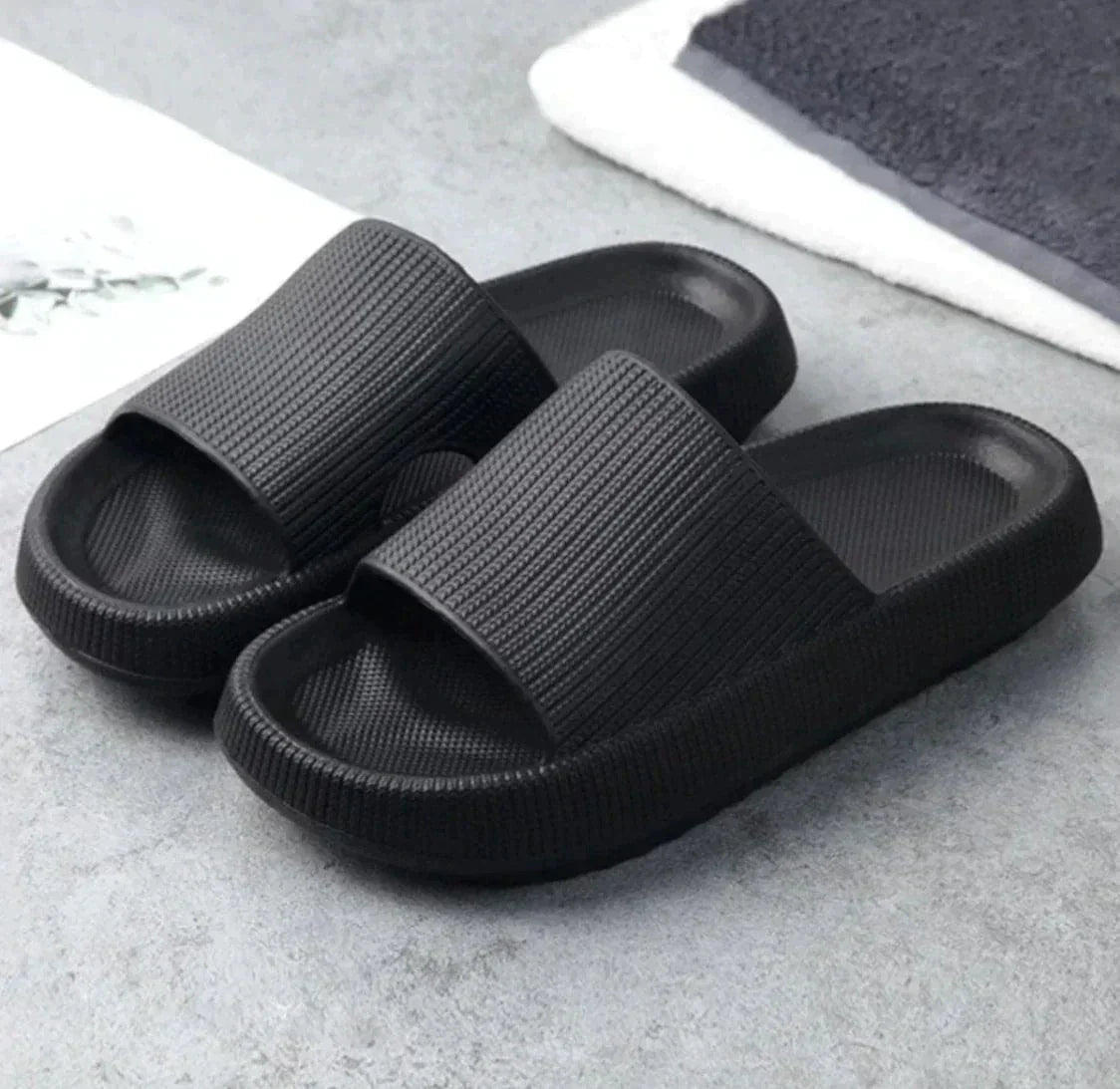 Komfortable Dämpfende Slippers - Nora