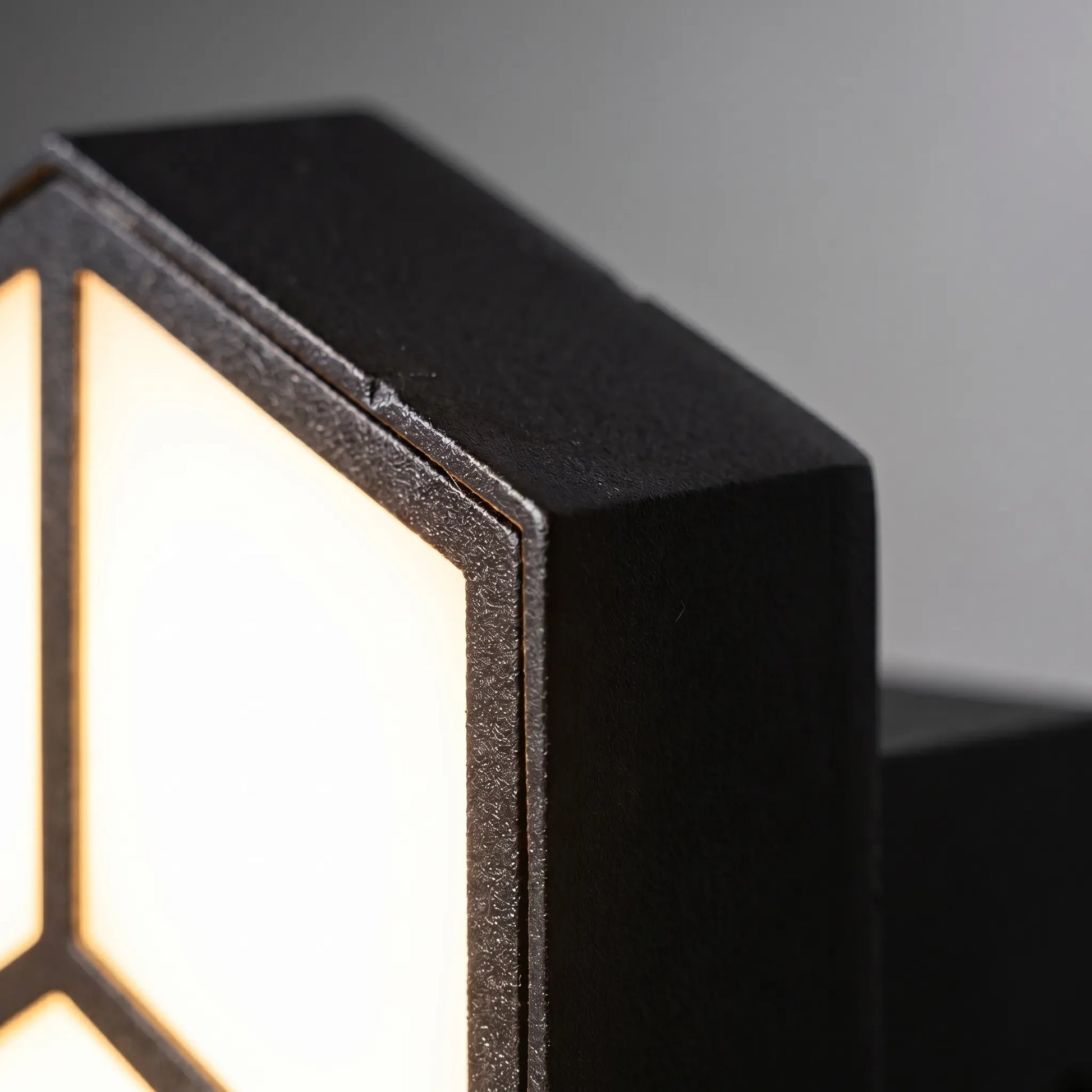 IP65-Rated LED Outdoor Wall Light -  Walluxe