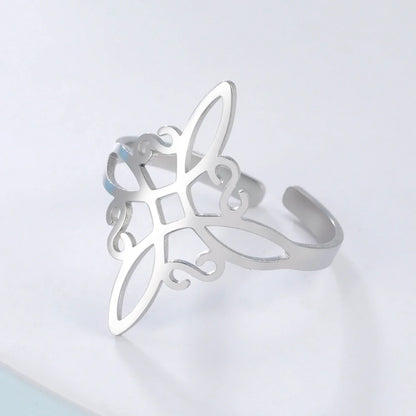 Silberner verstellbarer Ring mit filigranem Design, Schmuckaccessoire für Damen.