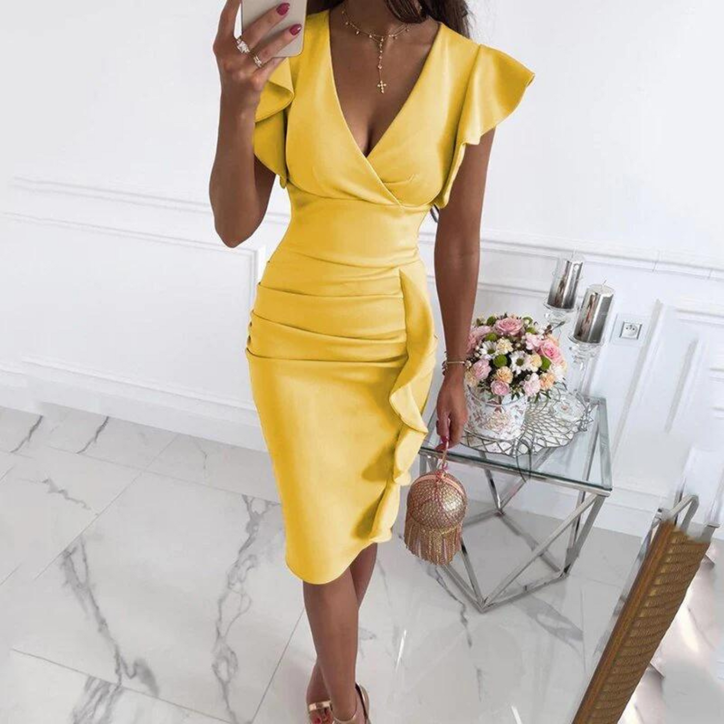 Sommer-Midi-Kleid mit V-Ausschnitt und figurbetonter Passform – Livia