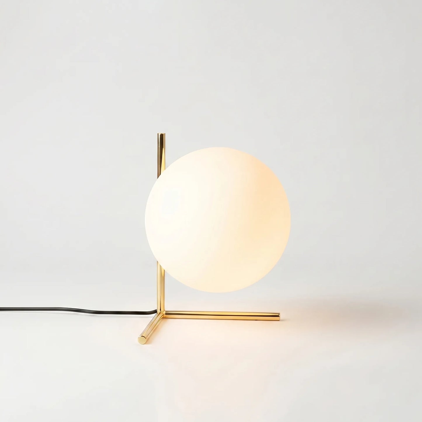 Minimalist Globe Table Lamp -  Sphelos