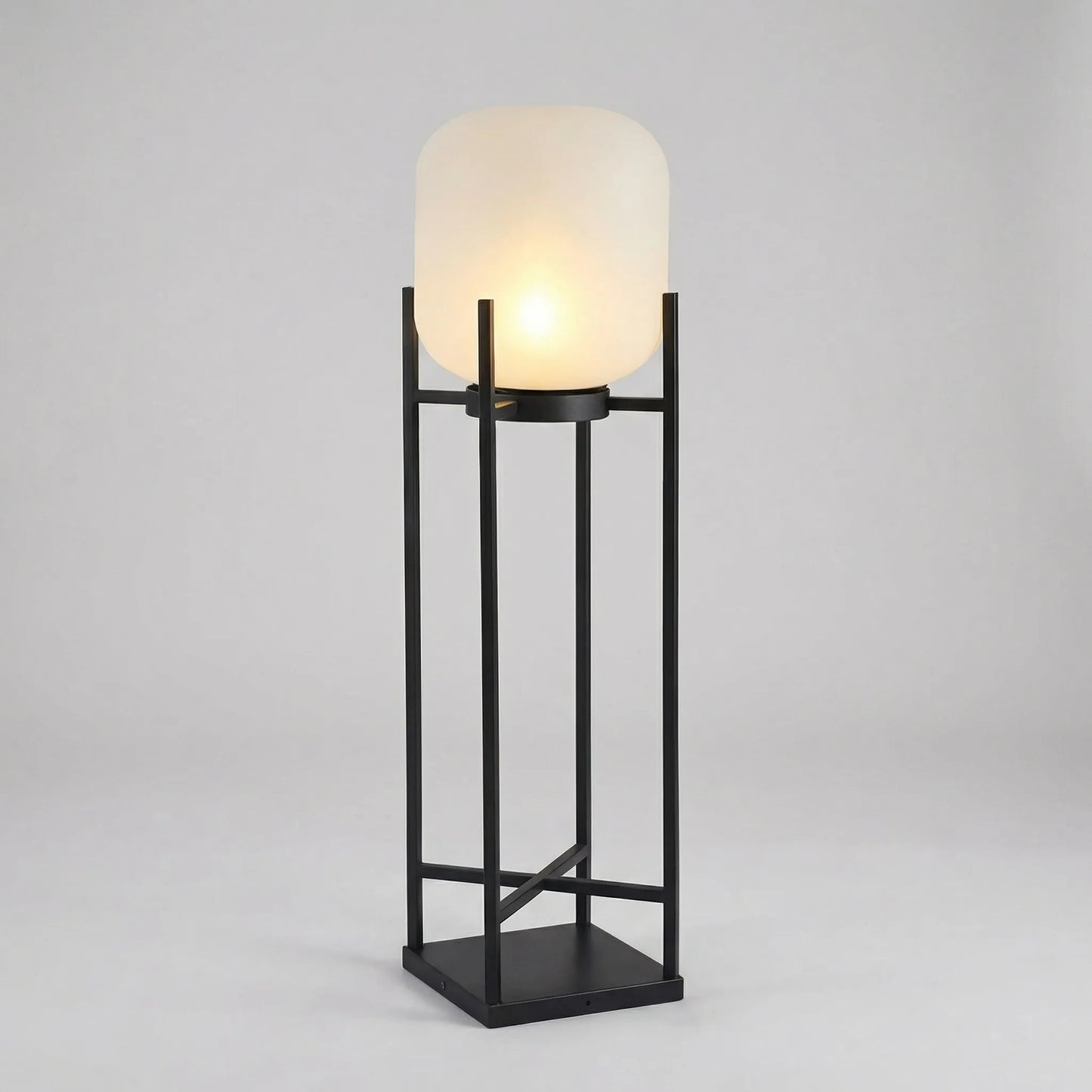 Modern Freestanding Garden Lamp -  Solanthre