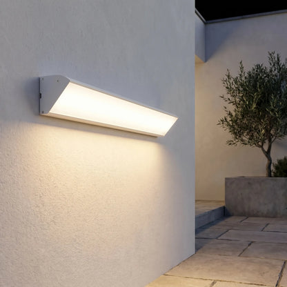 Modern LED Outdoor Wall Light -  Courtyara