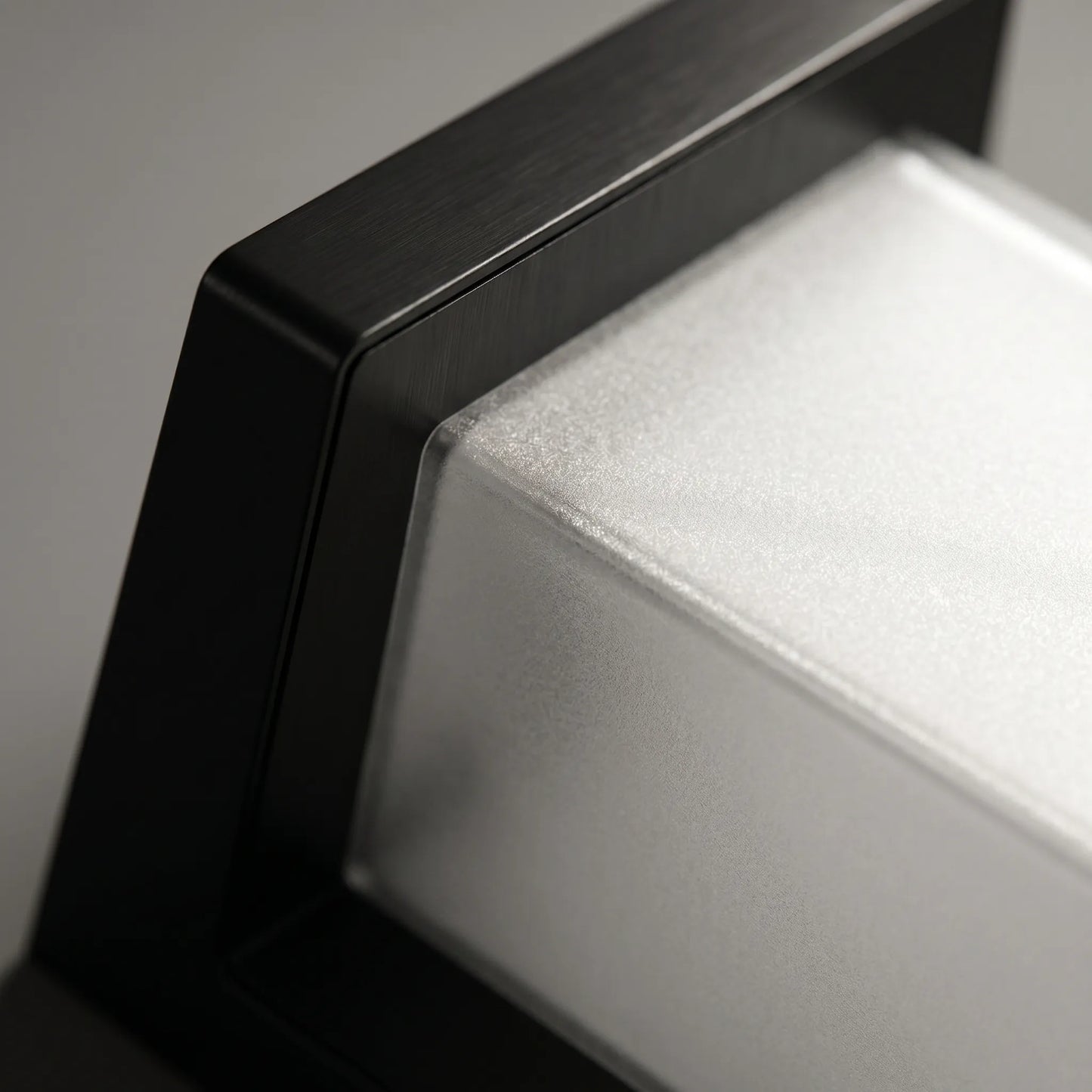 Modern Outdoor Wall Lamp -  Vesperia