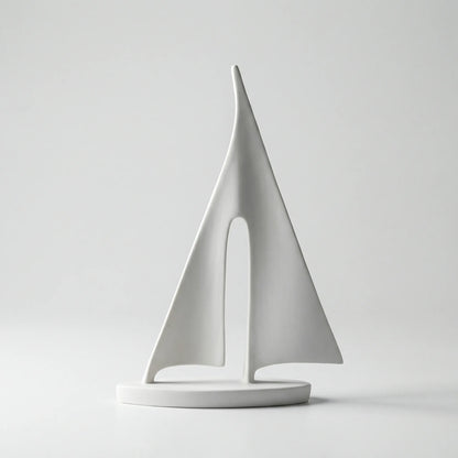 Moderne Zeilbootsculptuur In Minimalistische Stijl - Mareviso