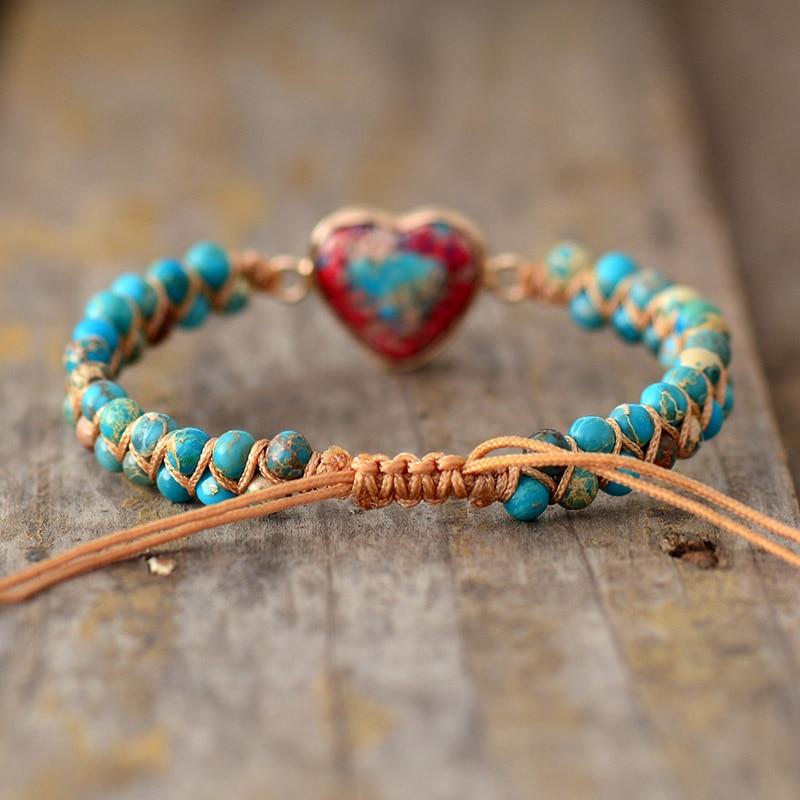 Makramee-Armband mit Naturstein-Herzanhänger, türkis, handgefertigt, Damen-Schmuck.