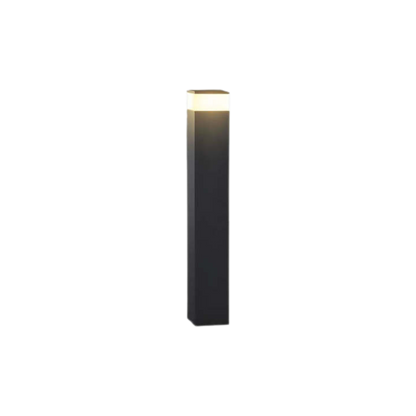 Höhere Variante des schwarzen Pollerpfostens mit warmweißem Lichtband oben, freigestellt vor weißem Hintergrund. 2