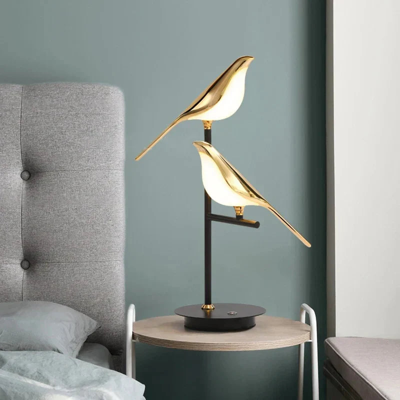 LED Tischlampe mit stilvollem Design - AvaBird