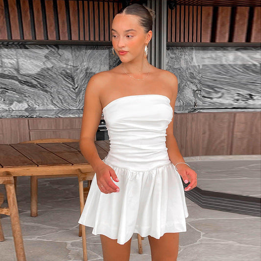Weißes, trägerloses Minikleid mit gerafften Details – Nikki