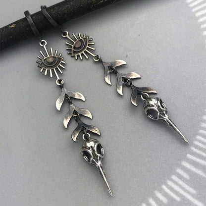 Silberne Vintage Ohrringe mit Auge, Blatt und Schädel Design, geometrisch, kreativ, Damen.